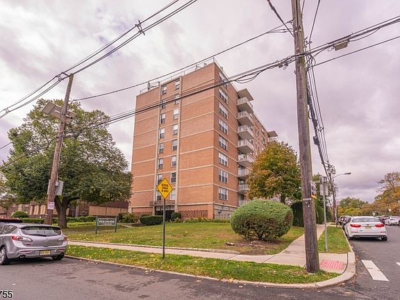2nd image of 704-712 N Broad St #1D