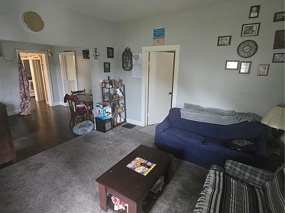 5th image of 24 Maple Ave SE