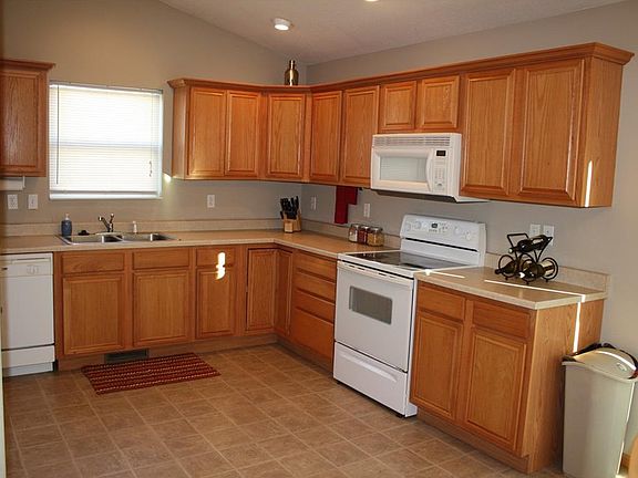2nd image of 1635 Deerfield Dr W