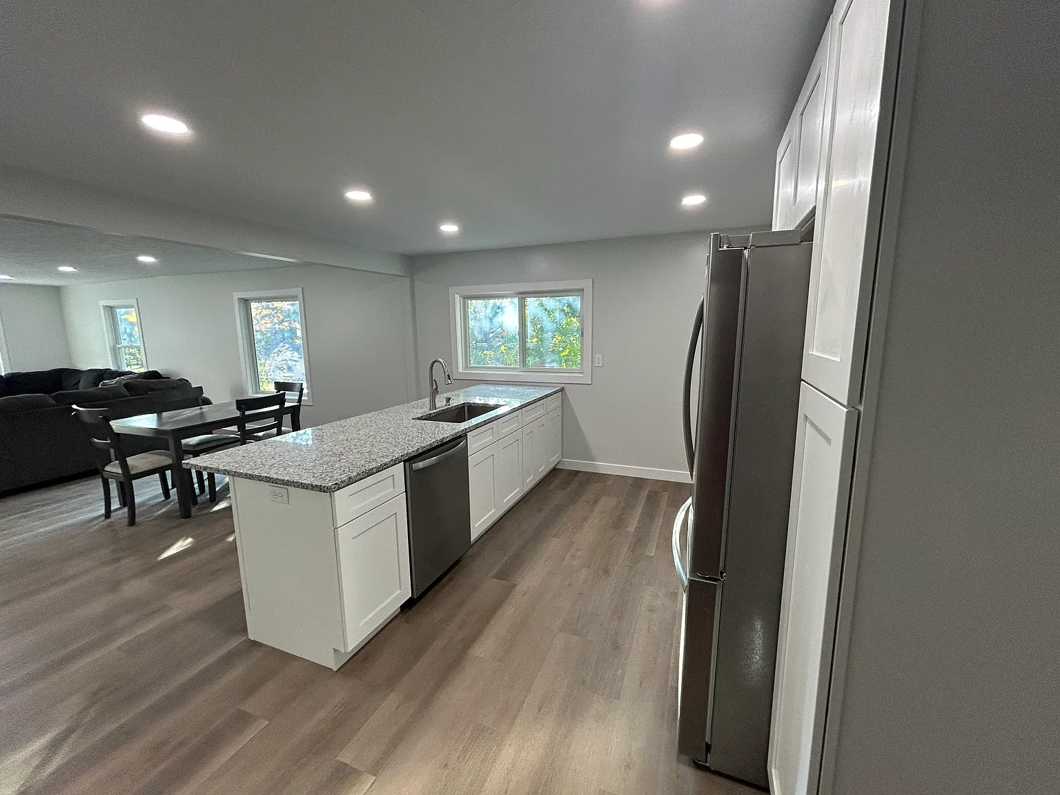 5 bed, 1900 sqft, $6,500 — Photo 3