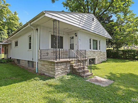 3rd image of 551 Woodland Ave