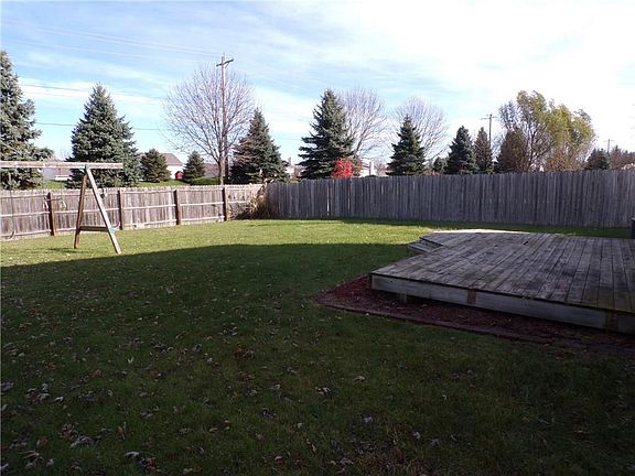 3rd image of 15140 Fawn Hollow Ln