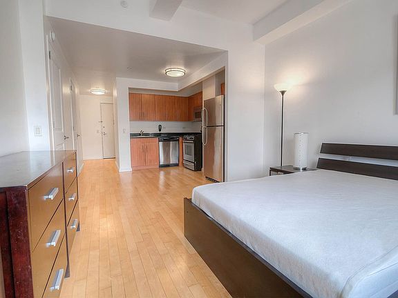 5th image of 20 West St APT 32G