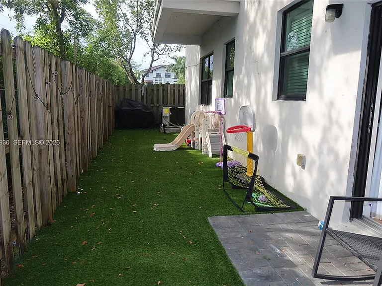 10467 NW 82nd St #16 — Photo 21