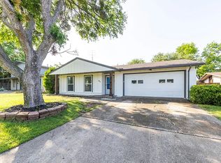 911 Prestwick Ln, Richardson, TX 75080