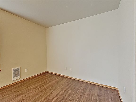 2nd image of 5222 167th St E