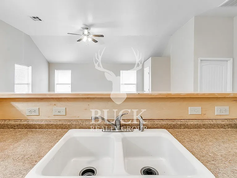 1201 Stansell Dr — Photo 9