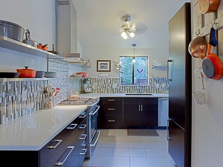 2256 Sidewinder Dr — Photo 3