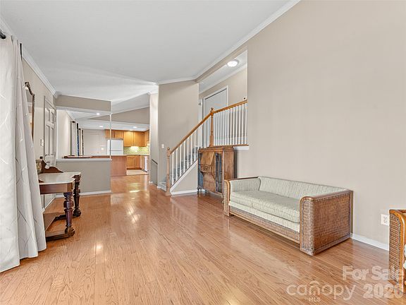 3rd image of 29 Reynolda Dr