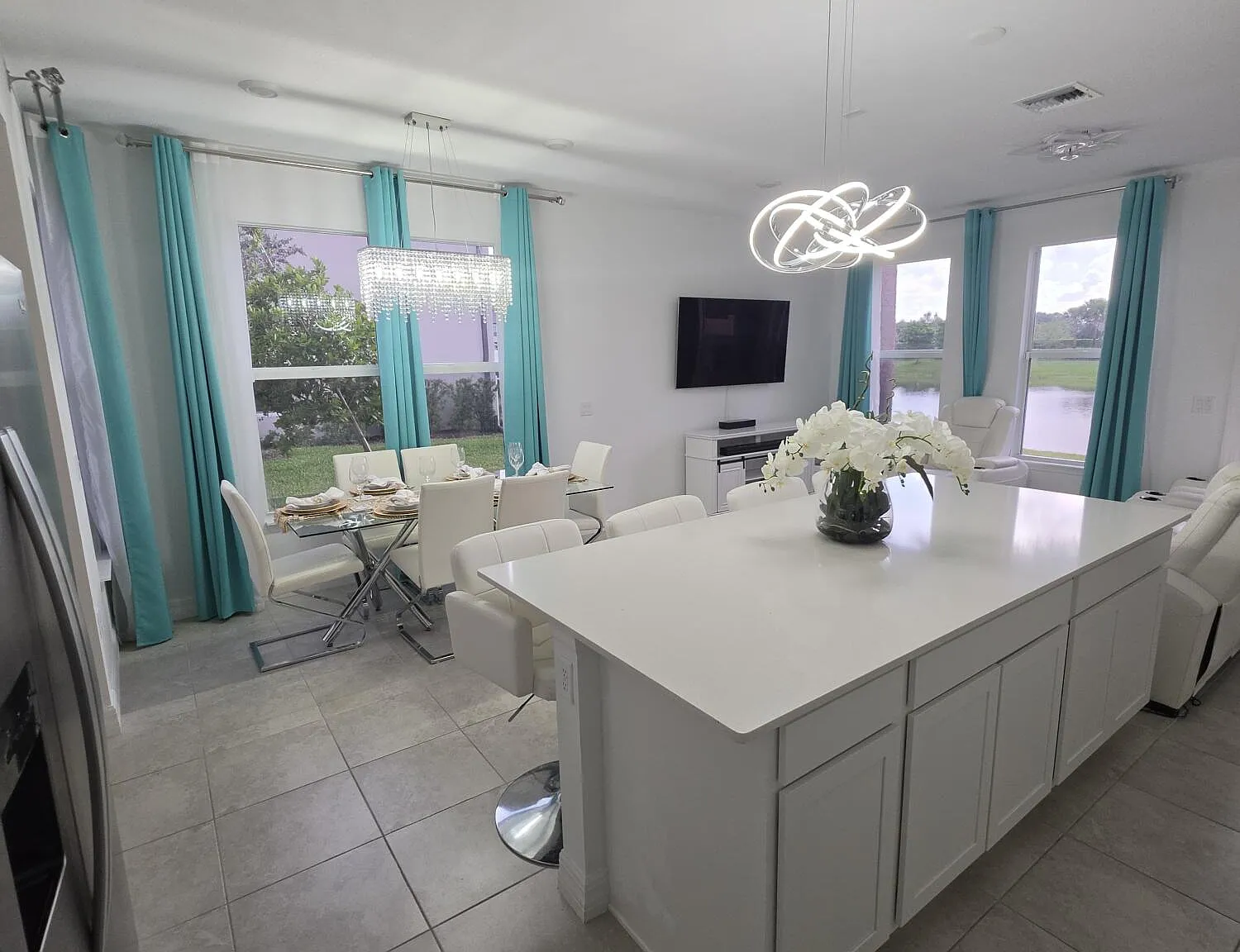 3 bed, 2.5 bath, 1635 sqft, $3,500 — Photo 2