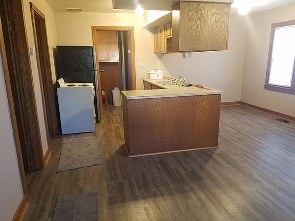 3rd image of 102 N John St