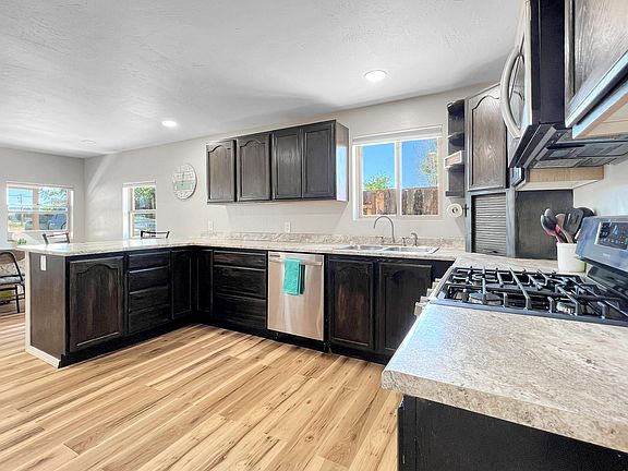 5th image of 507 N Dolores Rd