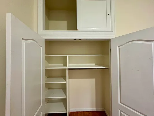 Rented by Amorelli Realty | media 11