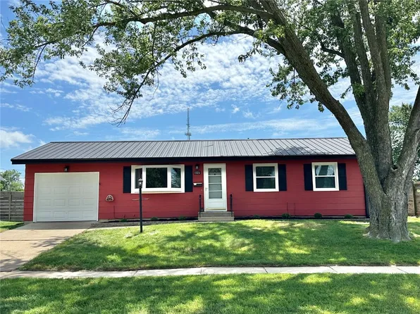 1125 W 10th Ave, Marion, IA 52302