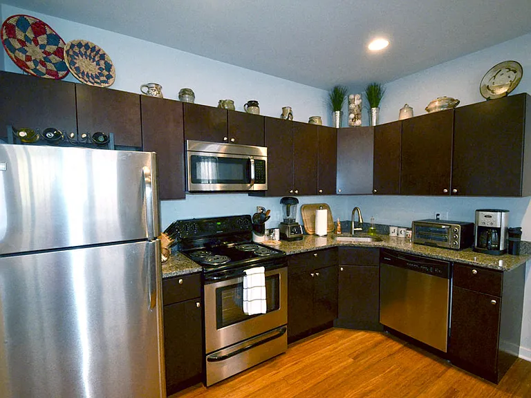 4031 Spruce Kitchen 1