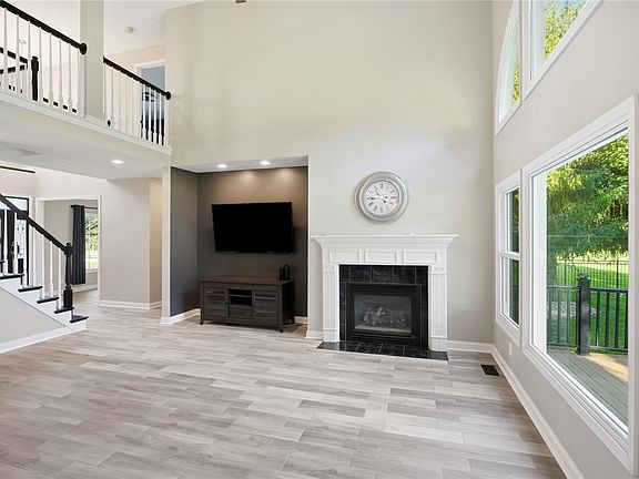 3rd image of 7260 Stone Ridge Dr