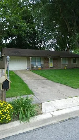 230 Hawthorne Rd photo 1