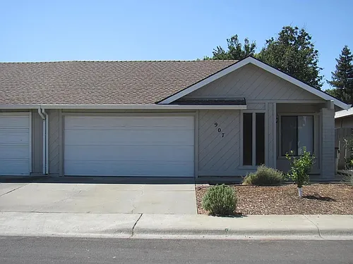 907 Princeton Pl Photo 1
