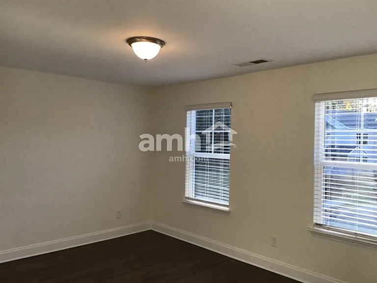 84 Lindridge Dr — Photo 12
