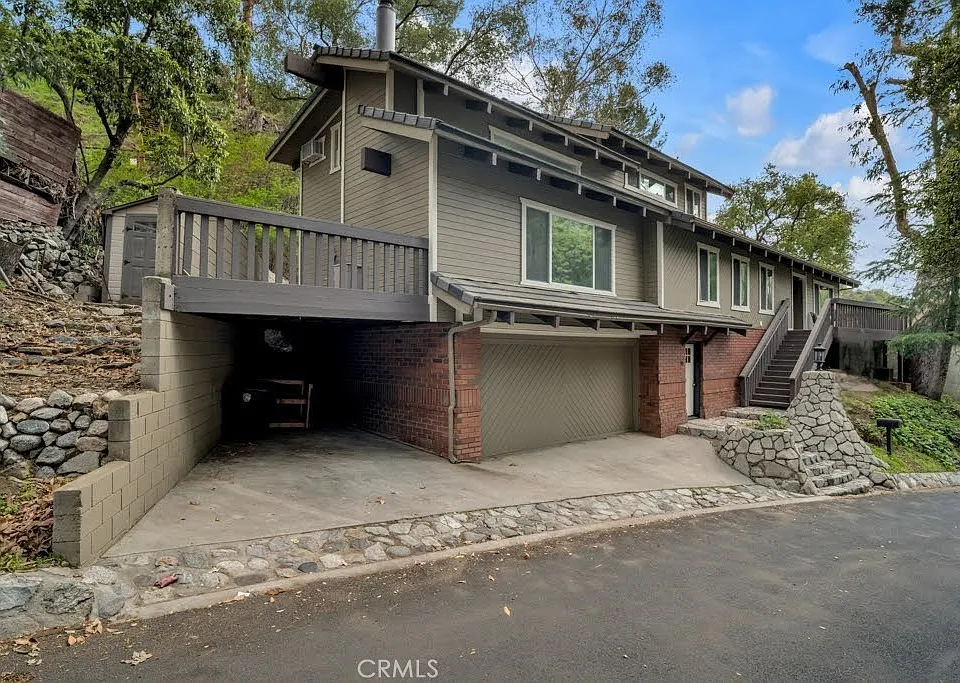 850 Country Club Dr