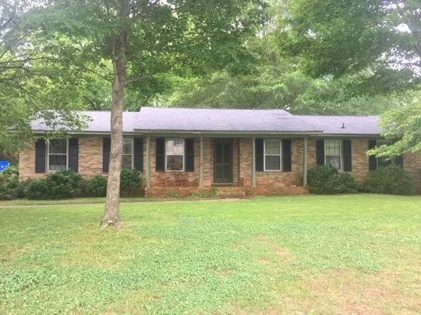 7703 Chadwell Rd SW, Huntsville, AL 35802