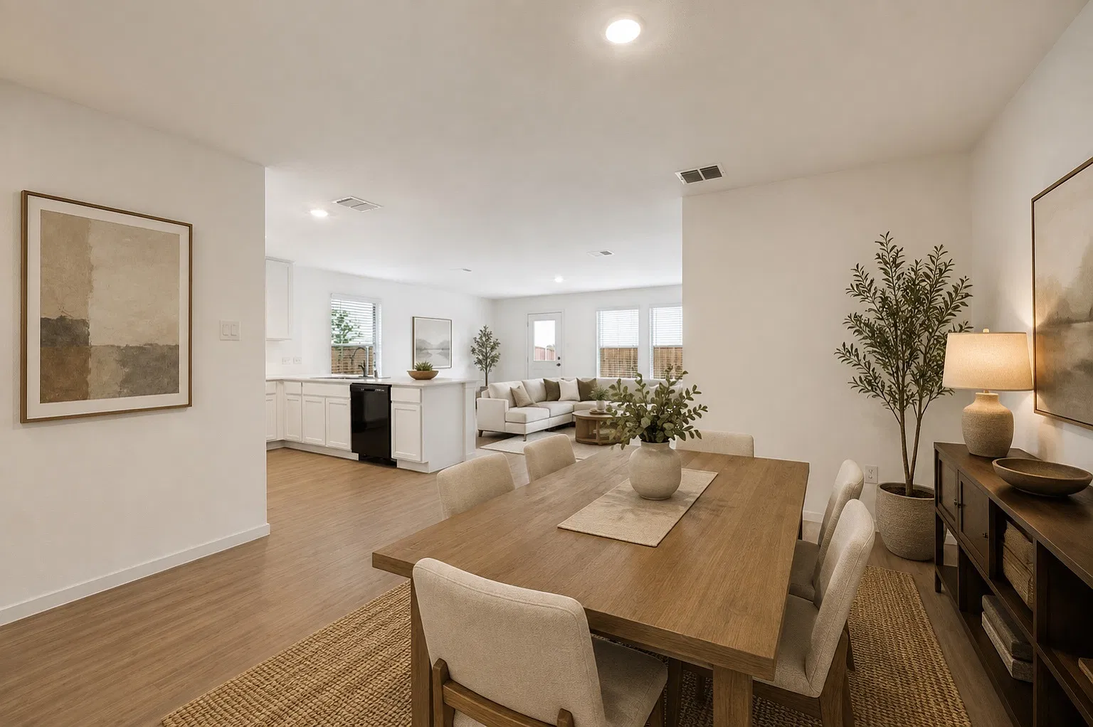 4 bed, 1760 sqft, $1,945 — Photo 4