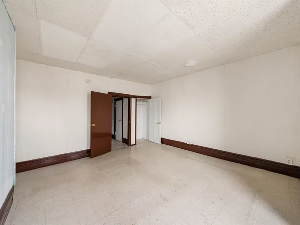 73 Virginia Avenue image 15 of 28