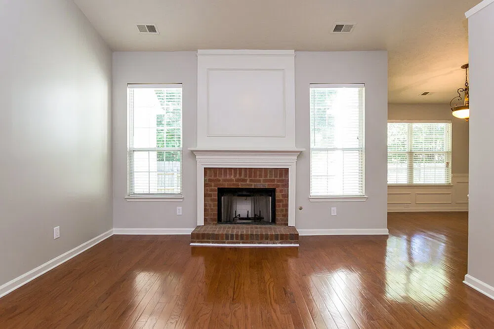 3 bed, 2.0 bath, 1705 sqft, $3,020 — Photo 2