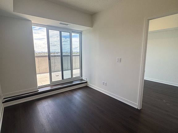 4th image of 2825 Jane St #510