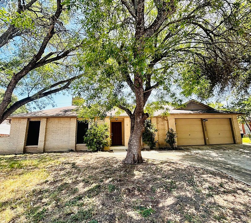 1st image of 14810 Ridge Hill Dr.