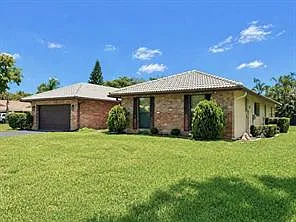 4 bed, 2.5 bath, $5,850 — Photo 2
