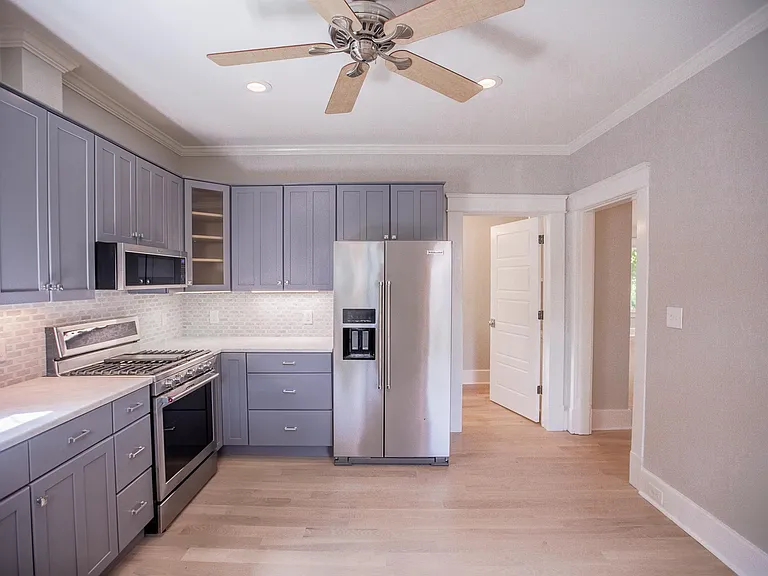 1021 Paris Ave — Photo 6