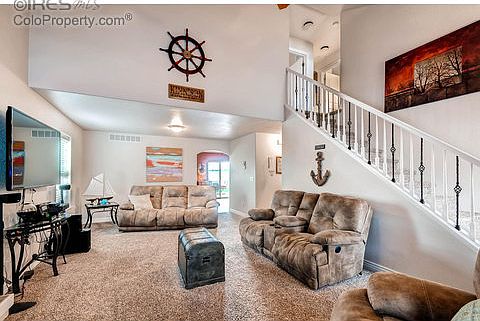 3rd image of 692 Shoshone Ct