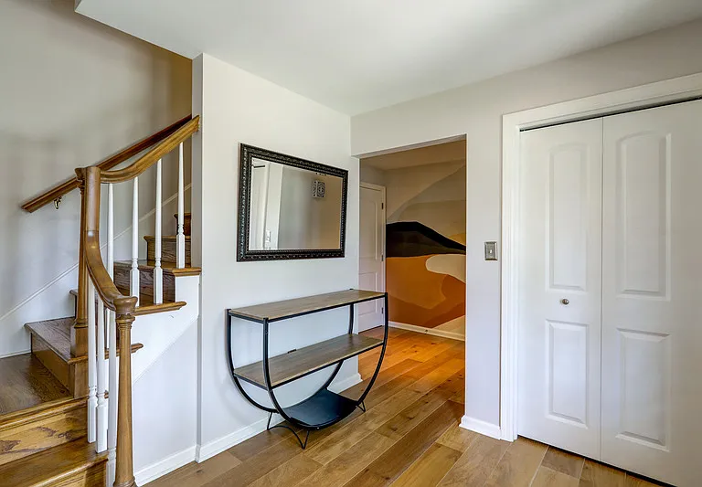 1827 Larchmont Ln — Photo 16
