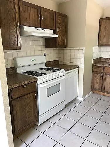 919 Evergreen Dr — Photo 9