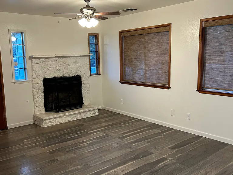 127 N Pueblo Ave — Photo 8