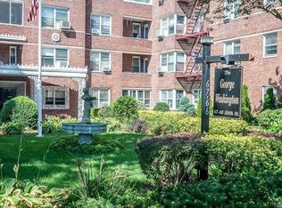 6766 108th St APT D8, Forest Hills, NY 11375