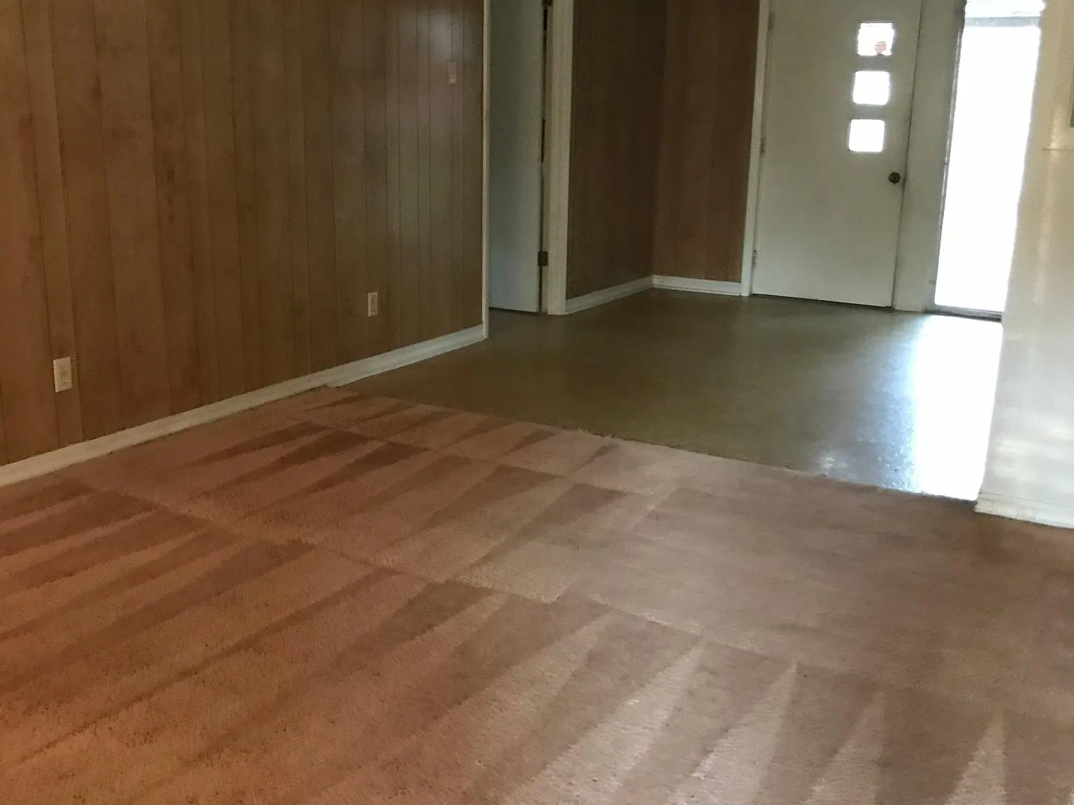 3 bed, 1.5 bath, 1110 sqft, $1,100 — Photo 3