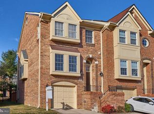 8040 Merry Oaks Ct, Vienna, VA 22182
