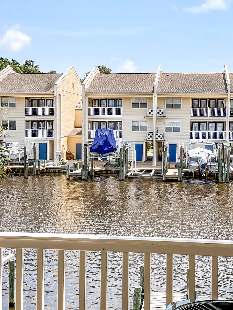 Building Photo - 2421 Beachview Dr #H-5