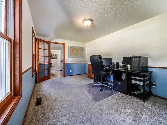 5th image of 1724 SE Cascade Ave