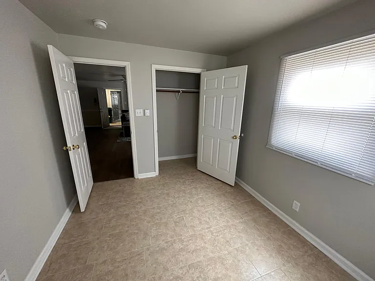 564 N Indiana Ave #1-2-8 — Photo 12
