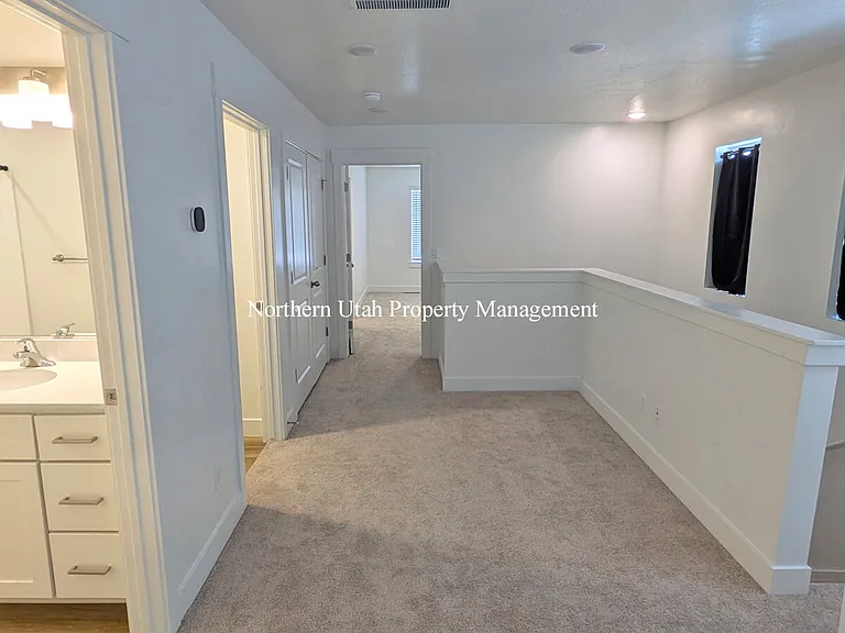 104 W 925 N — Photo 15