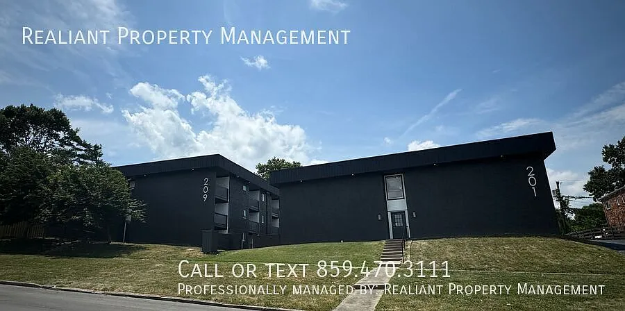 Building Photo - 209 Lakeshore Dr #9