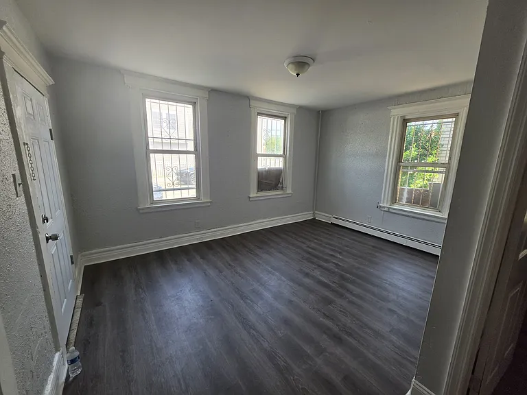 12 Edmund Pl #1 — Photo 3