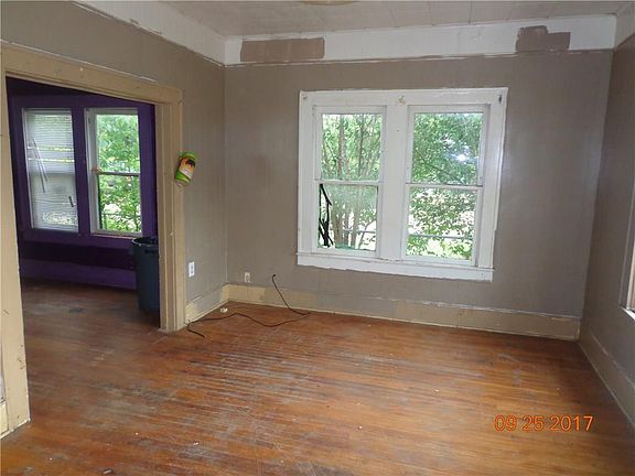 5th image of 1607 Avenue E