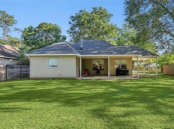 3rd image of 1 Hickory Dr
