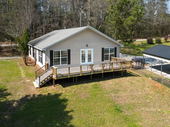 1028 Pinelake Dr, Townville, SC 29689