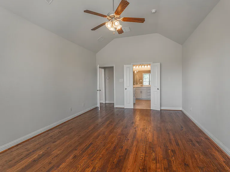 825 Warwick Blvd — Photo 20