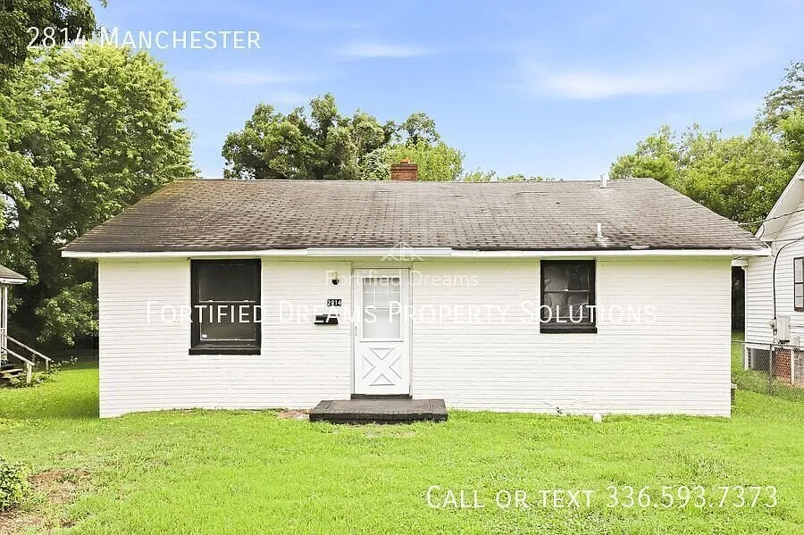 Dead-End Street, Wood Ceilings, Yard That Keeps Going | 3 Bed 1 Bath — Photo 1